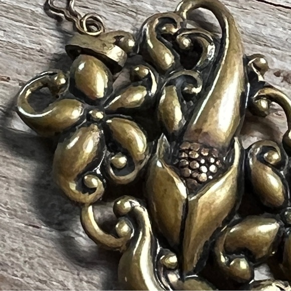 VINTAGE BRASS Floral FRENCH ART NOUVEAU STYLE PENDANT - Picture 12 of 16